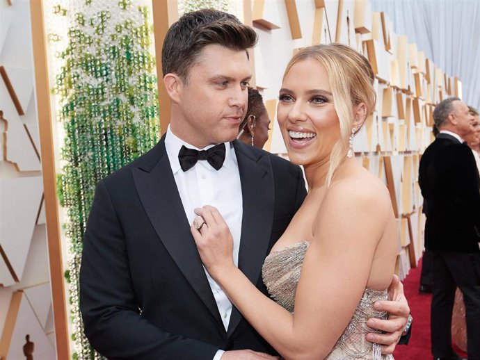 SCARLETT JOHANSSON Y COLIN JOST