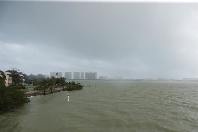 Imagen de archivo del Huracán Zeta a su paso por Cancún en octubre de 2020.