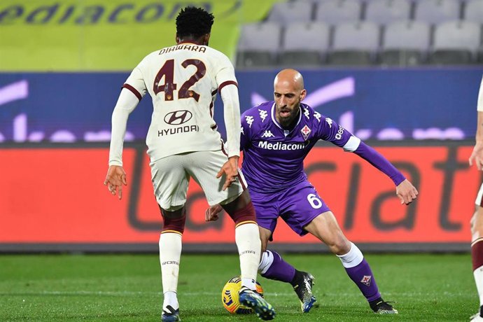 Archivo - Borja Valero en un partido con la Fiorentina