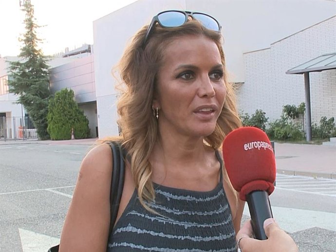 MARTA LÓPEZ SALIENDO DE TELECINCO