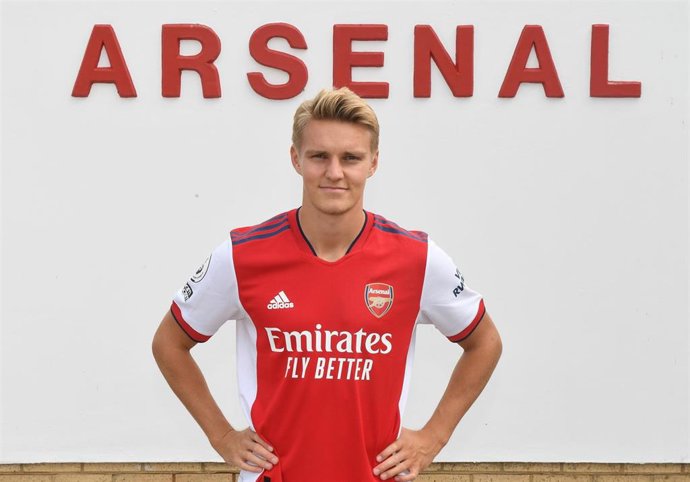 El jugador noruego Martin Odegaard ficha por el Arsenal de la Premier League, procedente del Real Madrid CF