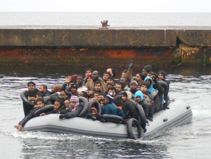 Archivo - [Grupoalmeria] Fwd: Armada Española Llegada Patera Destacamento De Alborán