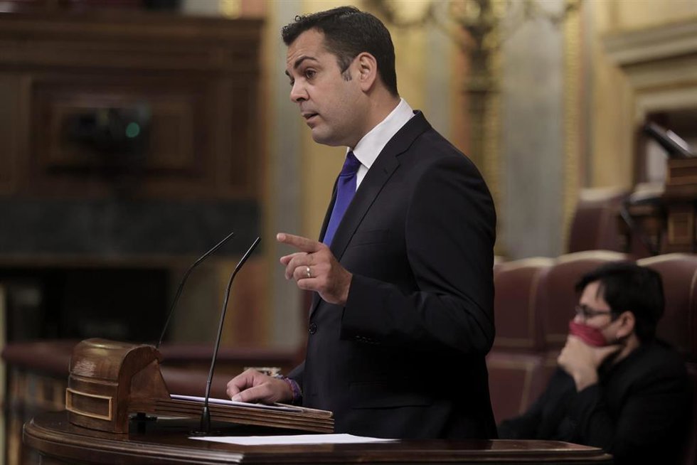 El diputado del PP en el Congreso, Juan Diego Requena, interviene en una sesión plenaria en el Congreso de los Diputados