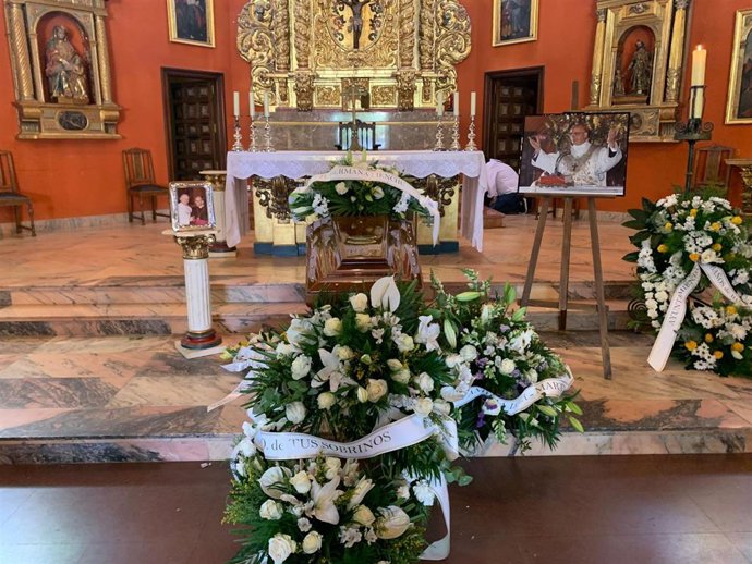 Capilla ardiente en Baños de Río Tobía por el cardenal Eduardo Martínez Somalo