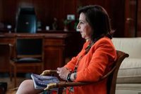 Robles dice que comparecerán en el Congreso, pero rechaza las críticas porque llevan "una semana sin dormir"