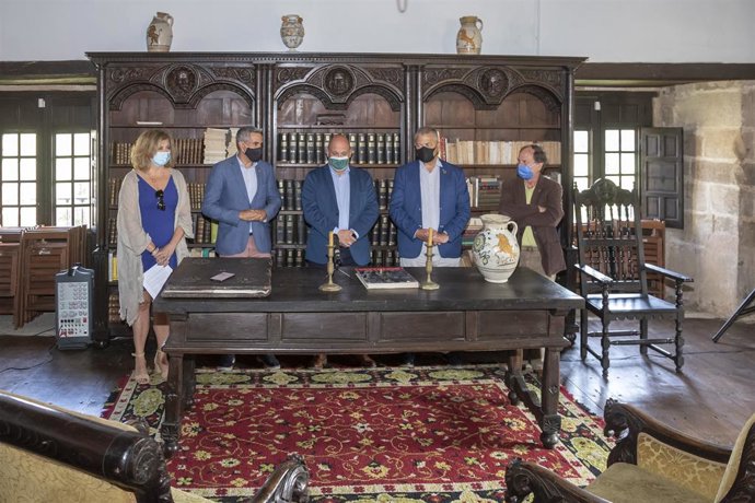 El Vicepresidente Y Consejero De Universidades, Igualdad, Cultura Y Deporte, Pablo Zuloaga, Asiste Al Festival Del Tequila, Organizado Por El Ayuntamiento De Santillana