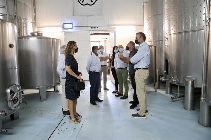 Revilla en la visita a la sidrería Somarroza en Renedo