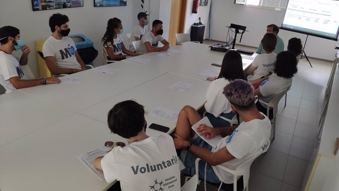 Voluntarios de la Asociación Iniciativa Internacional Joven