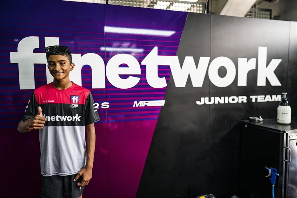 El joven piloto sudafricano de motos Ruch Moodley