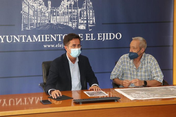 El alcalde de El Ejido y el alcalde de Dalías, Francisco Góngora y Francisco Giménez, respectivamente.