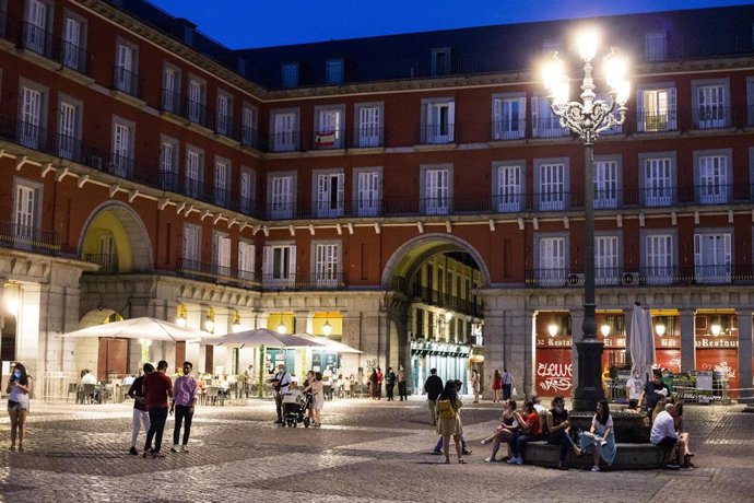 Archivo - Las terrazas de la Plaza Mayor de Madrid 