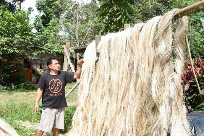 Trabajo con fibra textil en Filipinas
