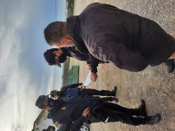 Agentes de la Policía de la Generalitat, en el marco de la 'Operación Ecosub'