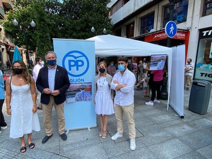 Recogida de firmas del PP a favor de las corridas de toros.