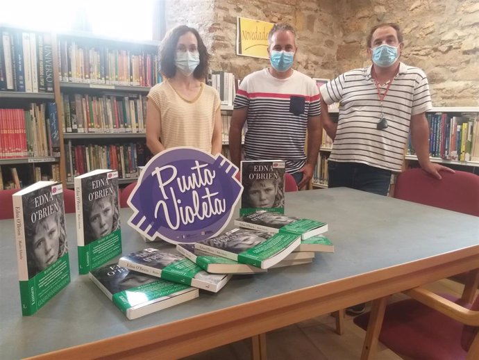 El Club de Lectura del Punto Violeta tiene su sede en la biblioteca municipal.