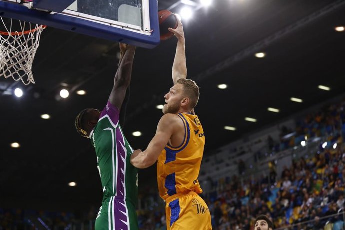 Archivo - Siim-Sander Vene jugando con el Gran Canaria