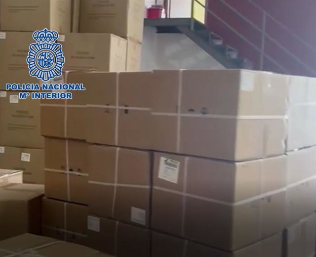 Archivo - Cajas de test de antigenos que no cumplían la normativa y que se vendían en un polígono de Málaga capital