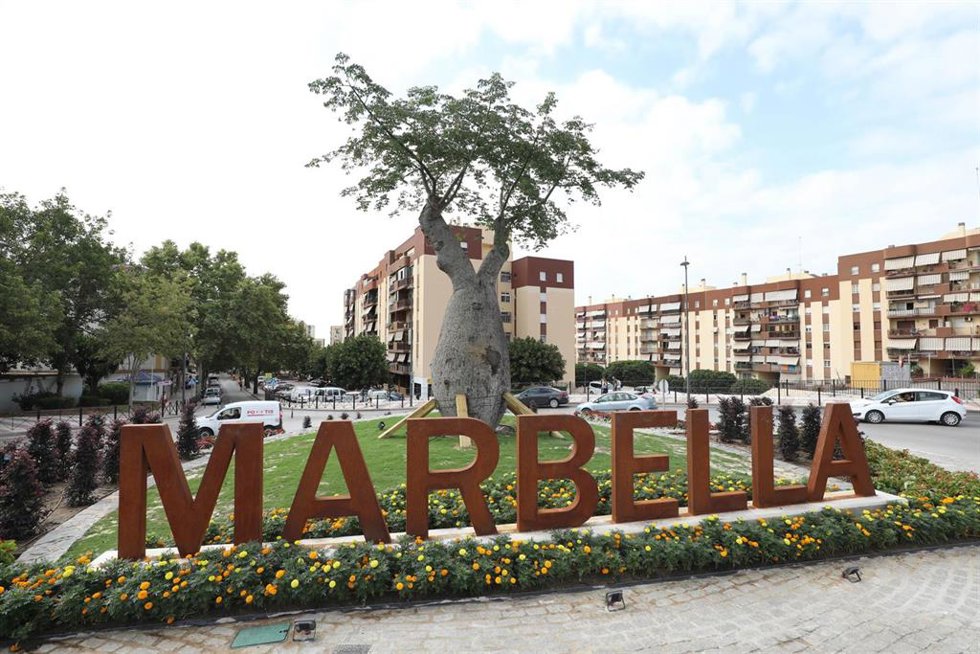 Obras de remodelación de una de las puertas de entrada a Marbella