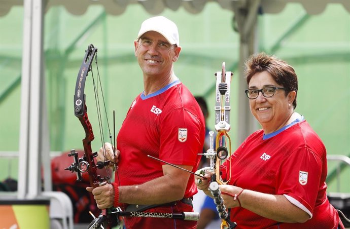 Archivo - Carmen Rubio y Guillermo Rodríguez, deportistas españoles paralímpicos de tiro con arco