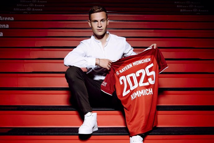 El jugador alemán Joshua Kimmich renueva con el Bayern de Múnich hasta 2025