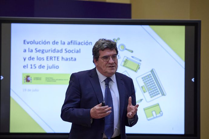 Archivo - El ministro de Inclusión, Seguridad Social y Migraciones, José Luis Escrivá, ofrece un avance de la estadística experimental de afiliación a la Seguridad Social del mes de julio en la sede ministerial, a 19 de julio de 2021, en Madrid (España).
