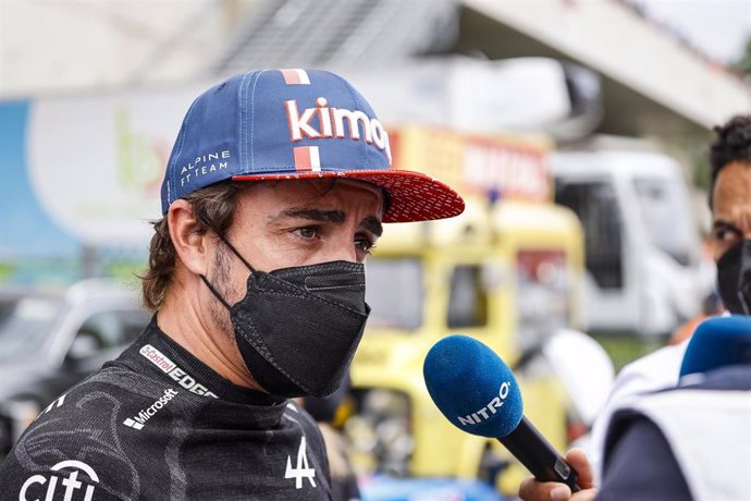 Fernando Alonso, portrait during the Alpine Parade prior the 24 Hours of Le Mans 2021, 4th round of the 2021 FIA World Endurance Championship, FIA WEC, on the Circuit de la Sarthe, on August 21 , 2021 in Le Mans, France - Photo Franois Flamand / DPPI