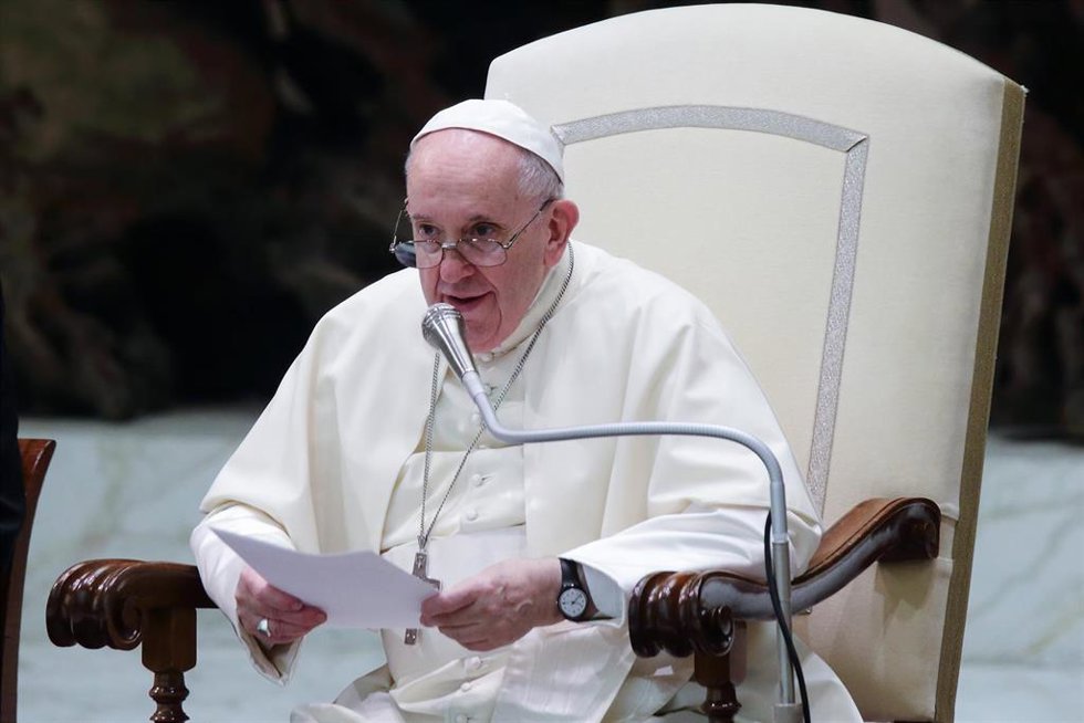 18 August 2021, Vatican, Vatican City: Pope Francis leads his wednesday General Audience at the Vatican's Paul VI Audience Hall. Photo: Evandro Inetti/ZUMA Press Wire/dpa