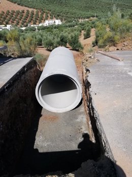 Obras de mejora de drenaje de la carretera A-328 en Iznájar (Córdoba).