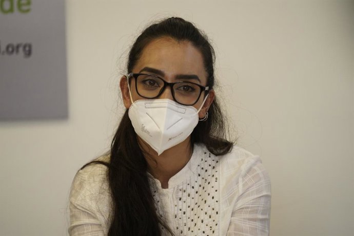 Nilofar Bayat, en rueda de prensa en Bilbao