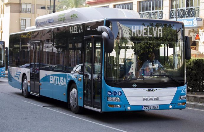 Archivo - Imagen de un autobús urbano de Huelva, impulsado por Gas Natural Comprimido (GNC).