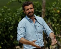 Casado pide que se deje de verter al Mar Menor y advierte que es el Estado quien tiene la competencia para ello