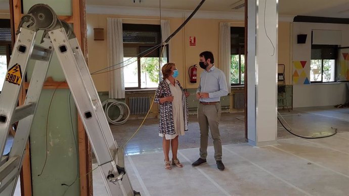 Broto y Adrián Gimeno visitan las obras de la residencia Baltasar Gracián