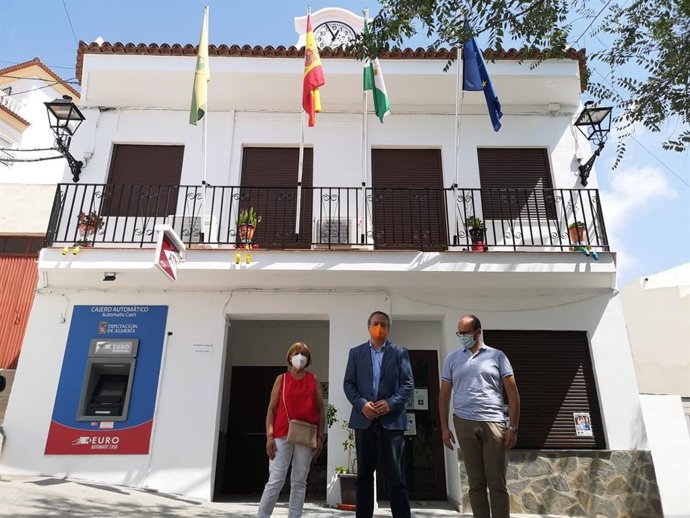 El delegado de Administración Local de la Junta en Almería visita Beires.