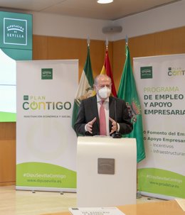Archivo - Imagen de archivo del presidente de la Diputación de Sevilla, Fernando Rodríguez Villalobos, en la presentación del Plan Contigo.