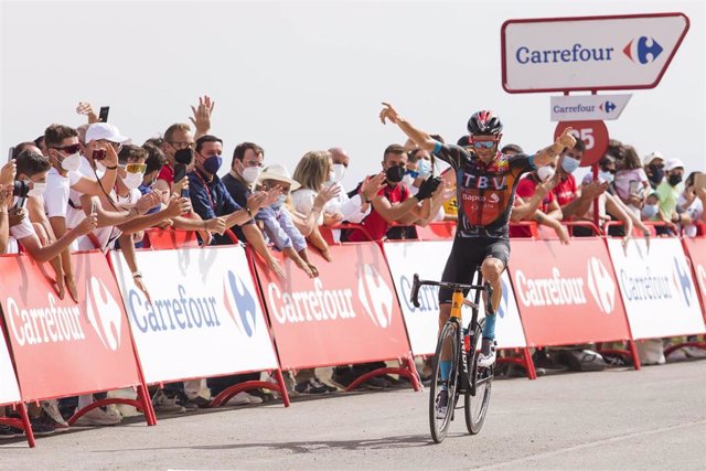 Fin de la etapa en el Alto Velefique de La Vuelta Ciclista a España.