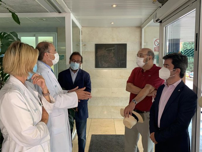 El alcalde, Luis Felipe, ha visitado el centro hospitalario.