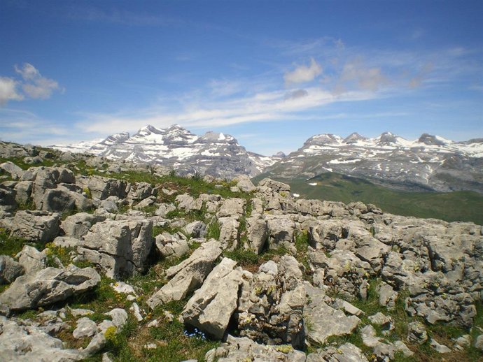 Archivo - Karst en Sestrales alto, en el Geoparque Mundial UNESCO Sobrarbe-Pirineos.