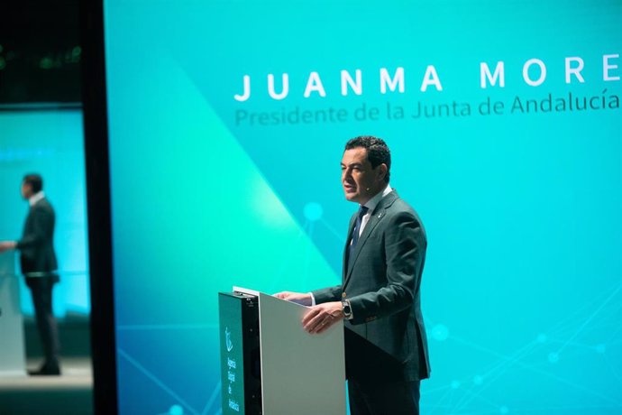Archivo - El presidente de la Junta, Juanma Moreno, durante la presentación de la Agencia Digital de Andalucía (ADA) y del nuevo portal de servicio de la Junta de Andalucía, en una imagen de 21 de julio.