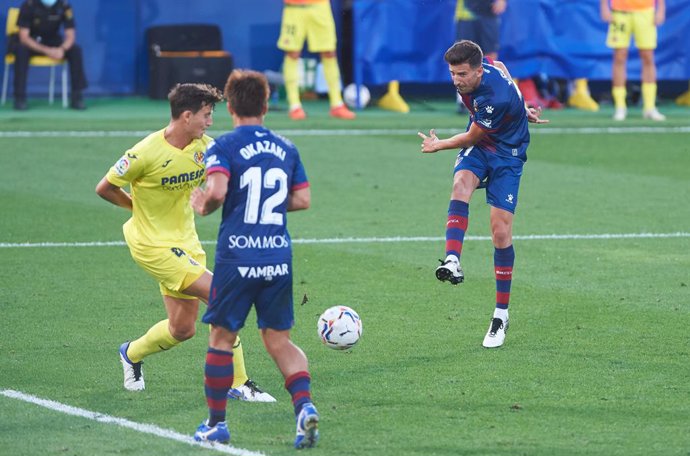 Archivo - Juan Carlos Real of SD Huesca during the La Liga Santander mach between Villarreal and Huesca at Estadio de la Ceramica, on September 13, 2020 in Vila-real, Spain