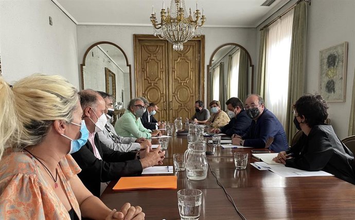 El ministro de Cultura y Deporte, Miquel Iceta se reúne con representantes de distintas asociaciones de productores de cine, audiovisual y animación.