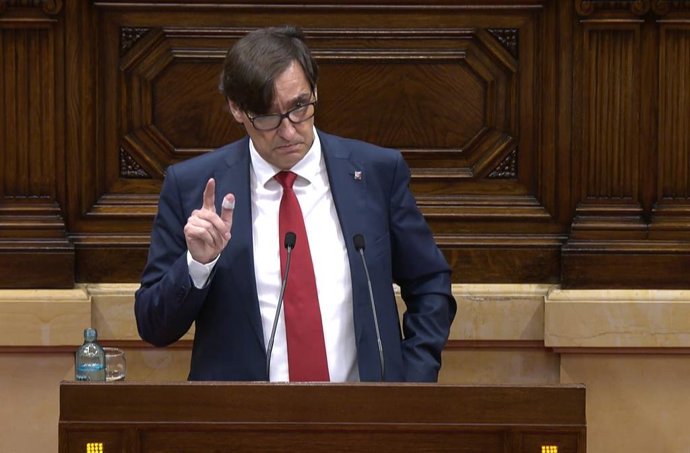 Archivo - El líder del PSC en el Parlament, Salvador Illa, en el pleno el 7 de julio.
