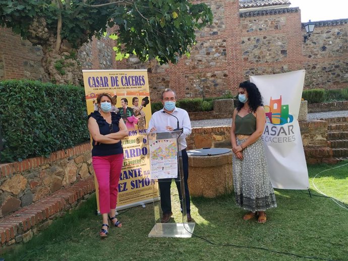 El alcalde de Casar de Cáceres, Rafael Pacheco, presenta la programación de las Fiestas del Ramo que se celebran con actividades limitadas