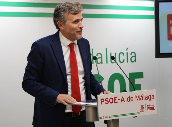 Ignacio López, diputado socialista y presidente Comisión de Transporte, Movilidad y Agenda Urbana en Congreso de los Diputados, en rueda de prensa