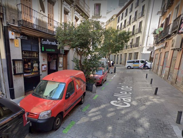 Detenido un hombre por amenazar a otro con una katana frente a Casa Parrando (Madrid)