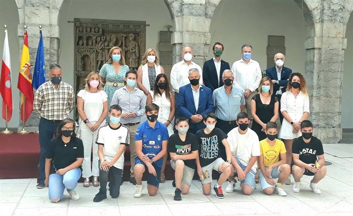 Presentación del Campeonato  de España Infantil de Bolos en el Parlamento de Cantabria