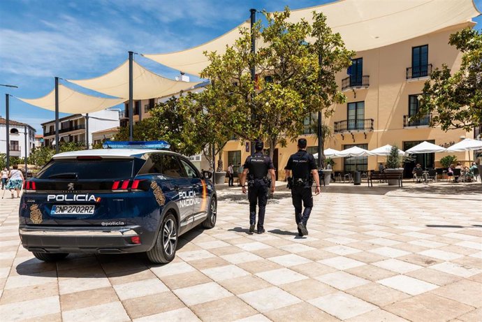 Archivo - Policía Nacional de Vélez-Málaga en una imagen de archivo