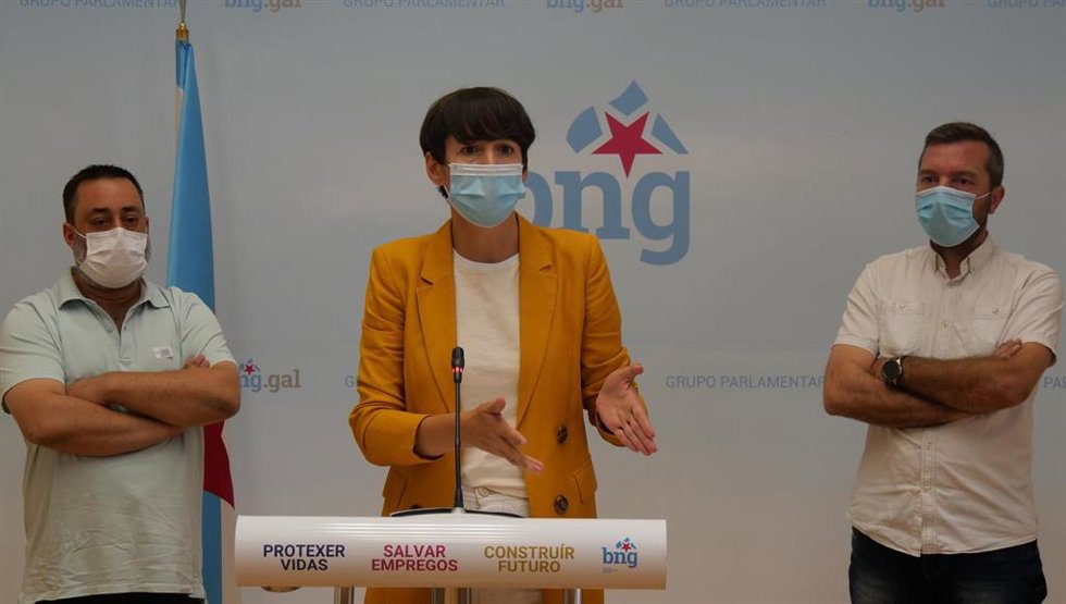 La portavoz del BNG, Ana Pontón, ofrece una rueda de prensa tras reunirse con representantes del sector de la hostelería