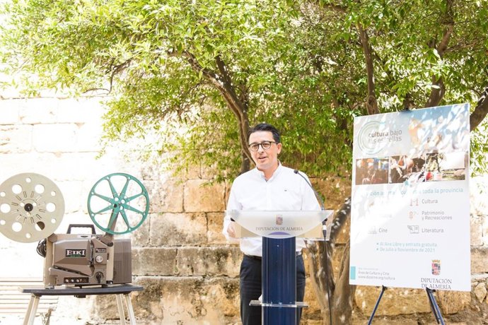 El diputado provincial de Cultura y Cine de Almería, Manuel Guzmán.
