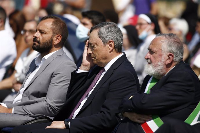 24 August 2021, Italy, Amatrice: Italian Prime Minister Mario Draghi attends a ceremony commemorating the 5th anniversary of the August 2016 central Italy earthquake, during which 299 people were killed, dozens injured and around 4500 people became home
