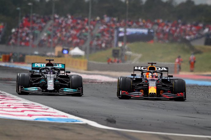 Archivo - VERSTAPPEN Max (ned), Red Bull Racing Honda RB16B, HAMILTON Lewis (gbr), Mercedes AMG F1 GP W12 E Performance, action during the Formula 1 Emirates Grand Prix de France 2021, 7th round of the 2021 FIA Formula One World Championship from June 1